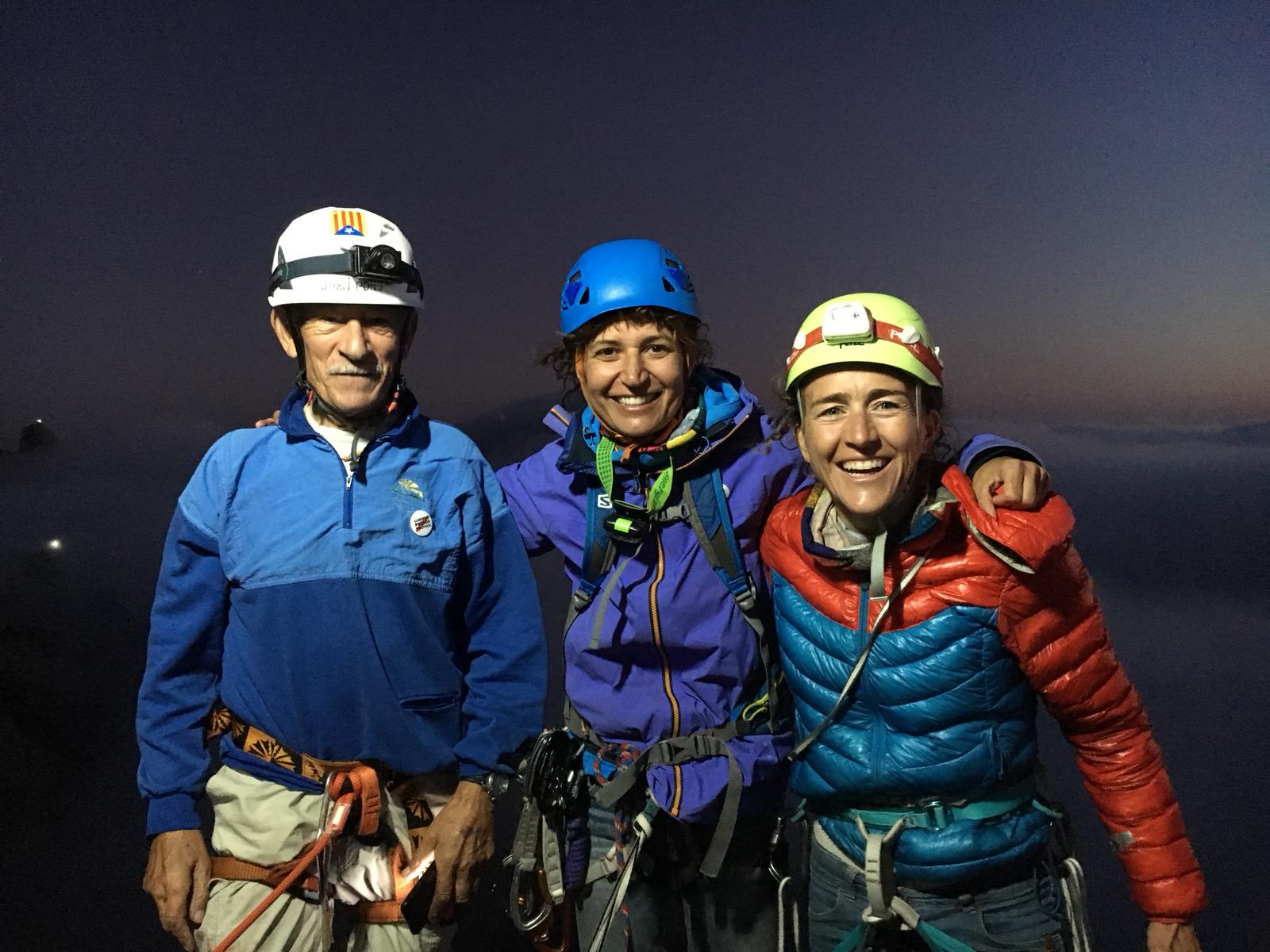 Sílvia Bel (al mig), Jordi Pons i Núria Picas a Montserrat. 