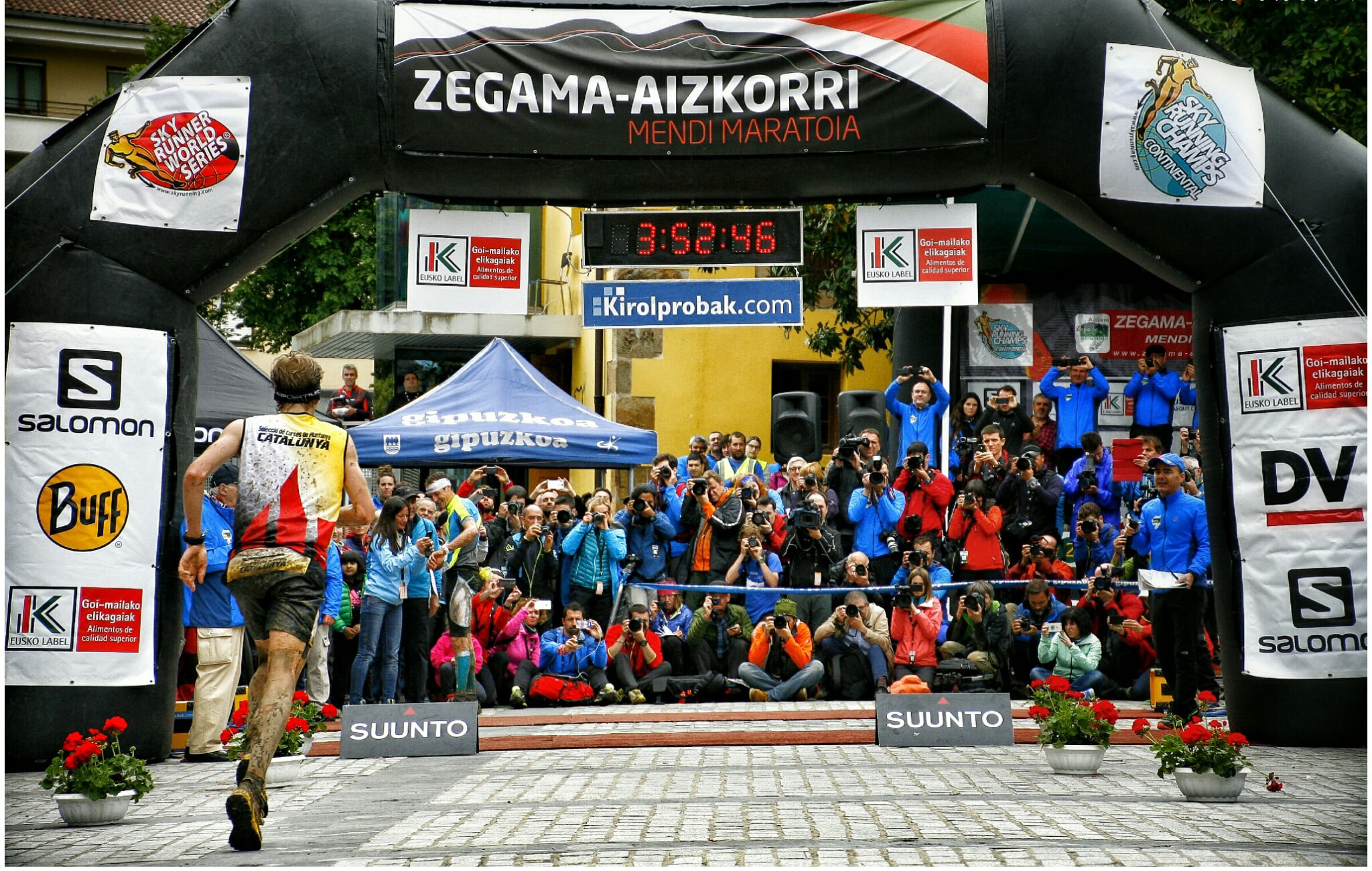 Pere Rullan a la seva arribada a Zegama l'any 2015 amb la medalla de bronze a la butxaca